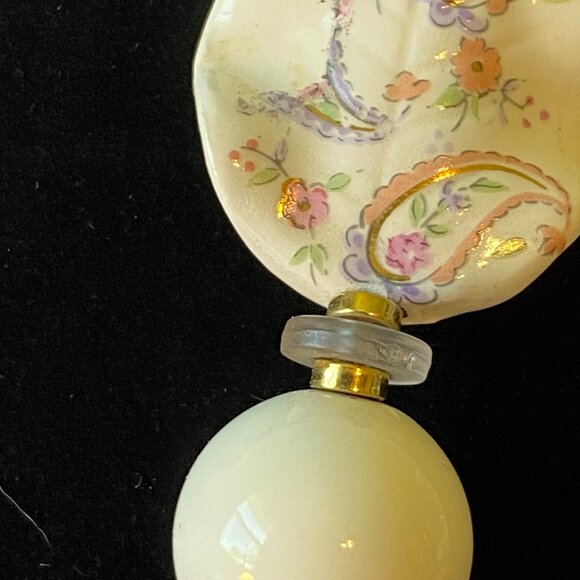 Vintage Japan Beaded Necklace With Paisley & Floral Motif - Picture 5 of 8